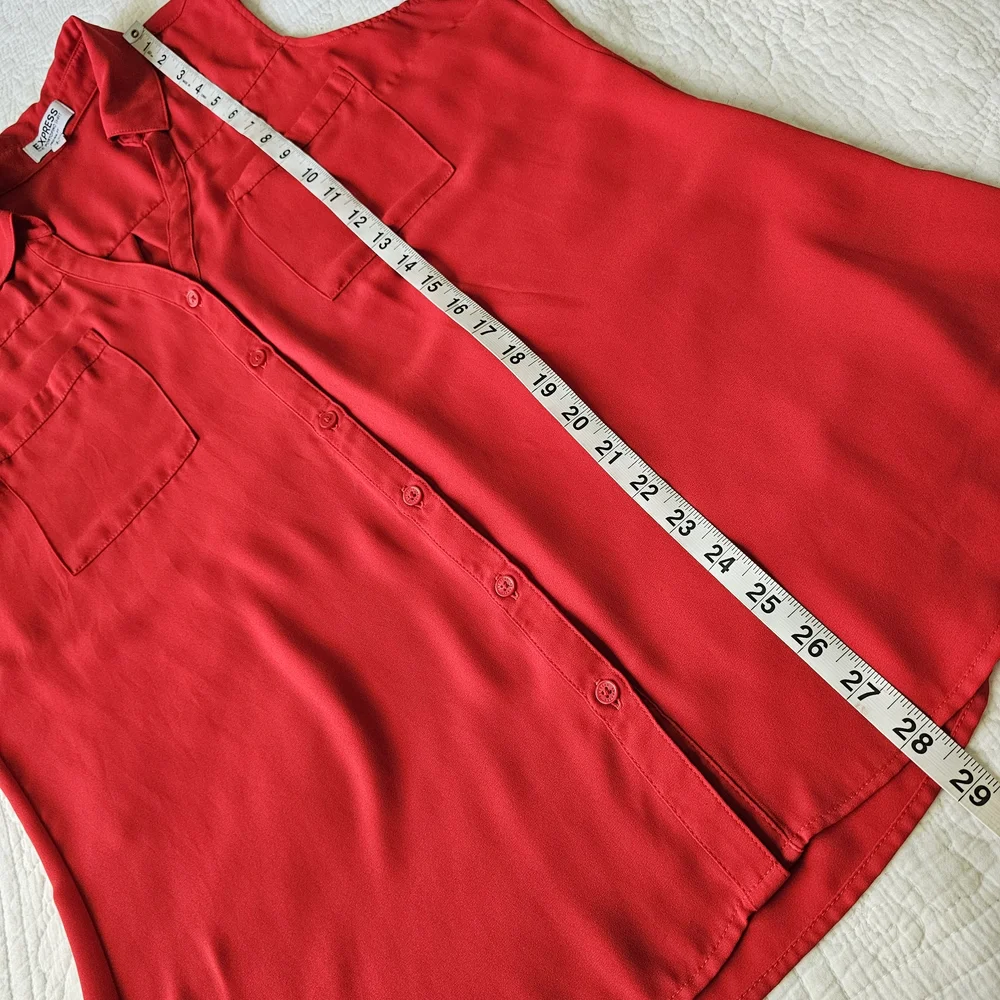 Express Red Sleeveless Blouse - Picture 4 of 6